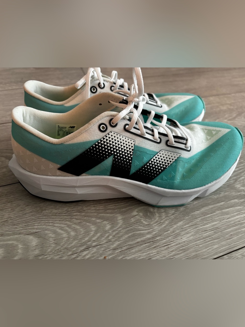 New Balance Women's FuelCell Pvlse v1 - Like new
